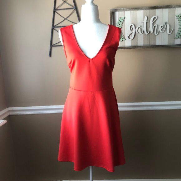 Adorable Venus Dress NWOT - Picture 2 of 5